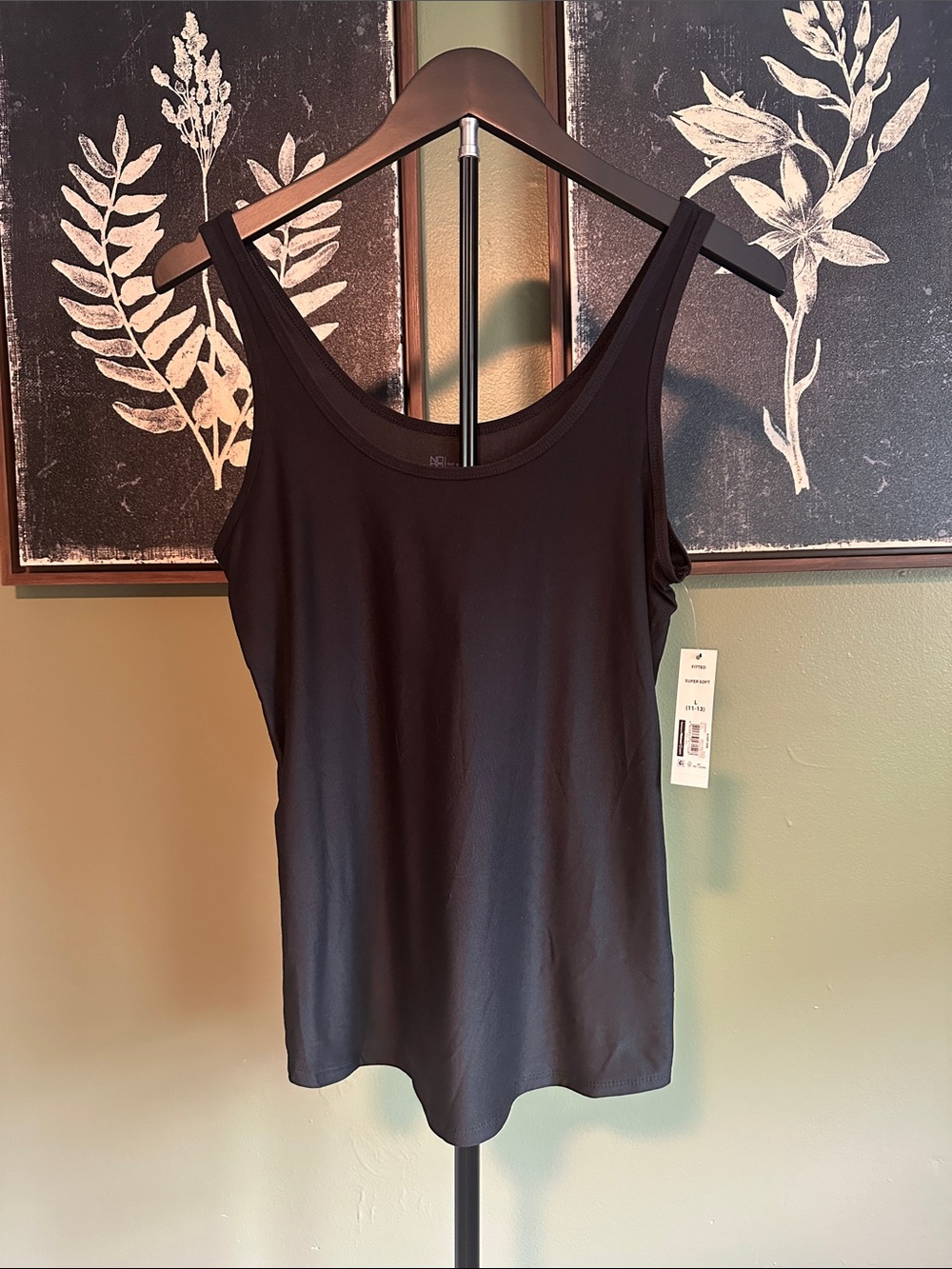 No Boundaries Black Scoop Neck Tank Top